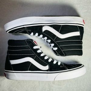 Women’s VANS SK8-HI Shoe